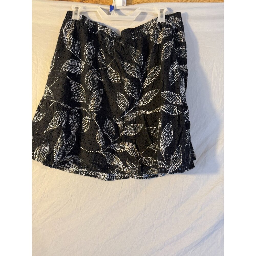 Whimsygoth Women’s Flare Skirt Black White Floral Plus 3X 22/24 Elastic Cottage